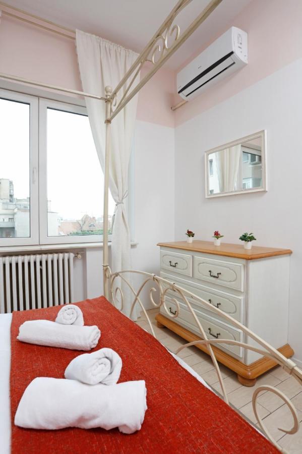 Classy 2 Bedroom Apartment In City Center Bükreş Dış mekan fotoğraf