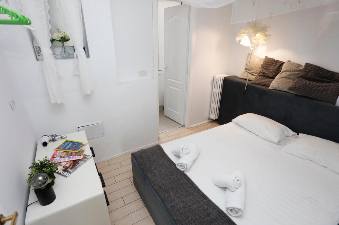 Classy 2 Bedroom Apartment In City Center Bükreş Dış mekan fotoğraf