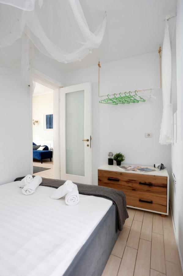 Classy 2 Bedroom Apartment In City Center Bükreş Dış mekan fotoğraf