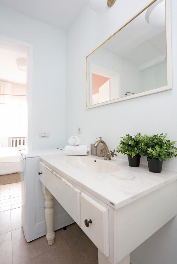 Classy 2 Bedroom Apartment In City Center Bükreş Dış mekan fotoğraf